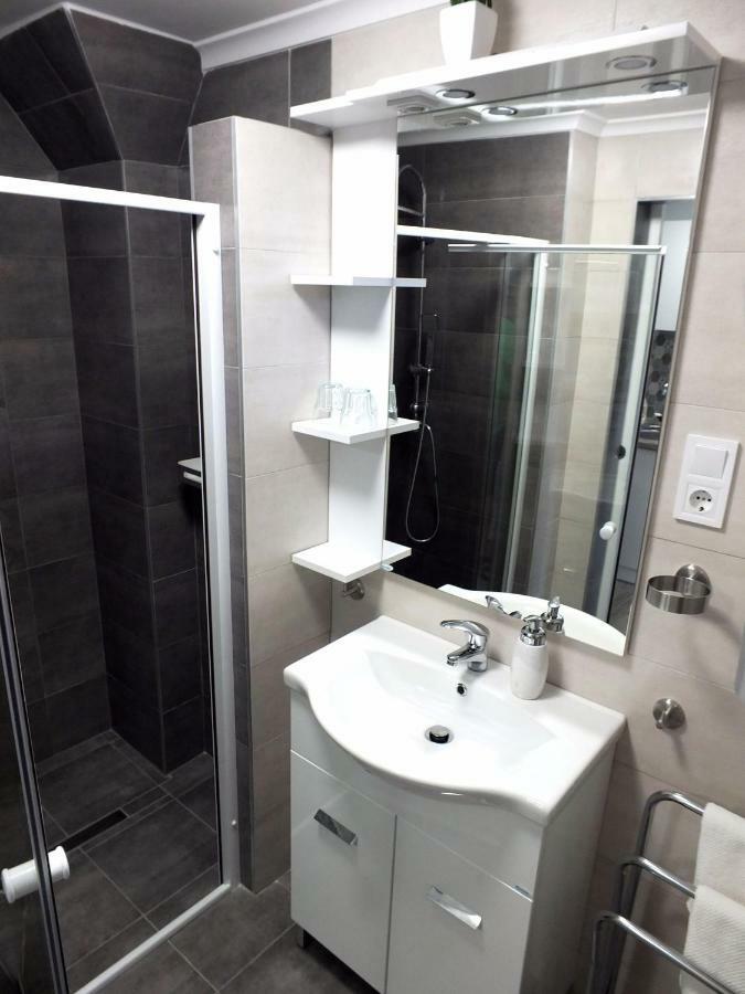 Judit Apartman Dombovar-Gunaras Extérieur photo