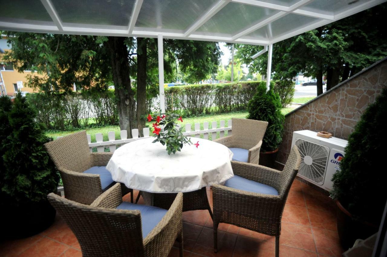 Judit Apartman Dombovar-Gunaras Extérieur photo